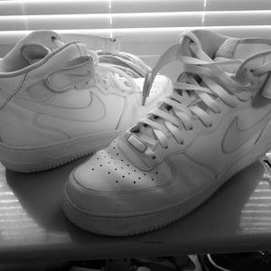 Size 13 men's white Nike Air Max high tops